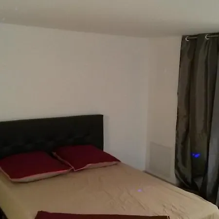 Apartment Safranier Townhouse *